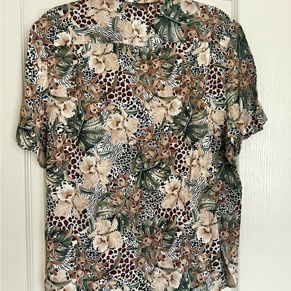 NWT! Lita by Ciara jungle safari print top - Picture 4 of 4